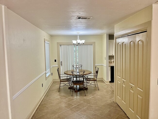 Building Photo - 9727 SW 52 Ln