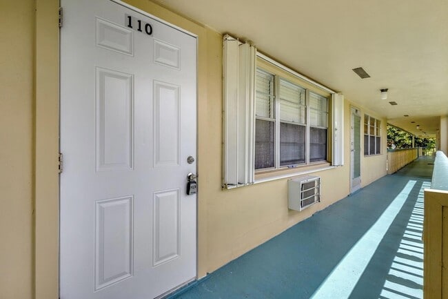 Building Photo - 110 Dorchester E