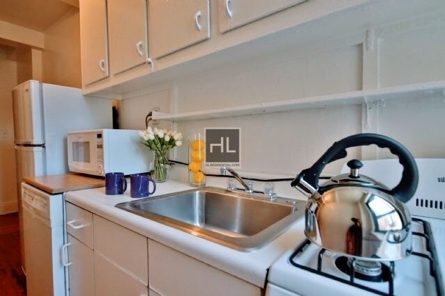 Building Photo - Waverly Place