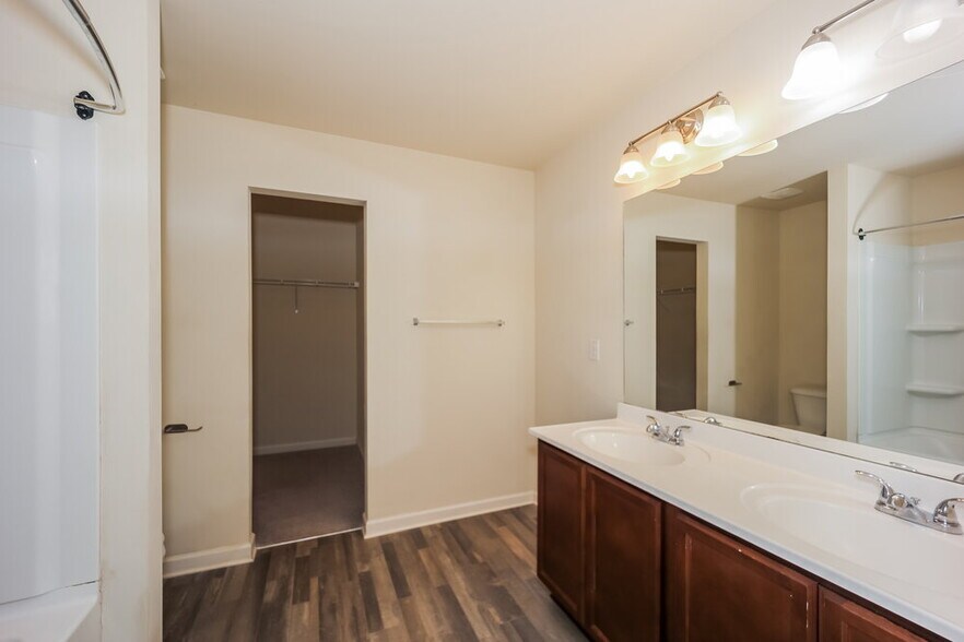 Building Photo - 218 Alton Cir