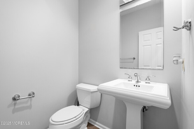 Building Photo - 230 Norwood Ave N