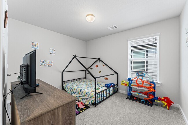 Building Photo - 1585 Sunrise Gables Dr