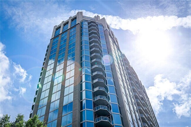Building Photo - 2795 Peachtree Rd NE