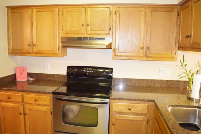 Building Photo - 9745 Lake Shore Dr