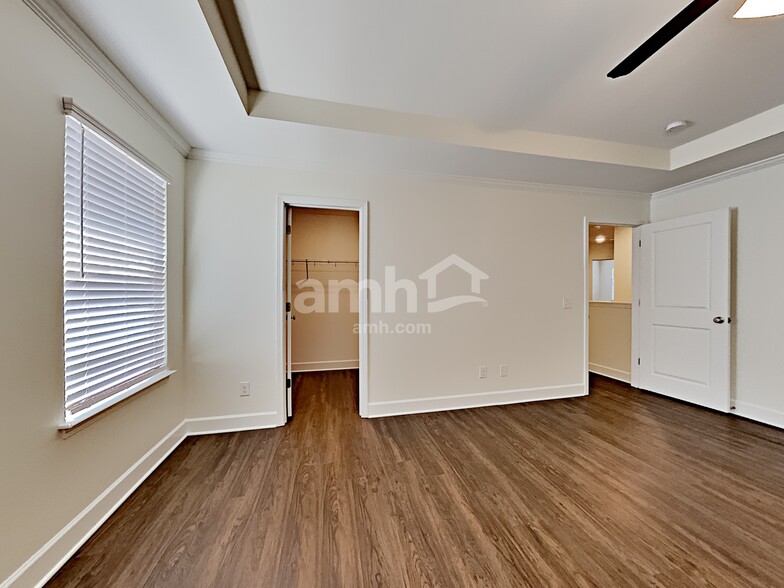 Building Photo - 4949 Chutney Dr