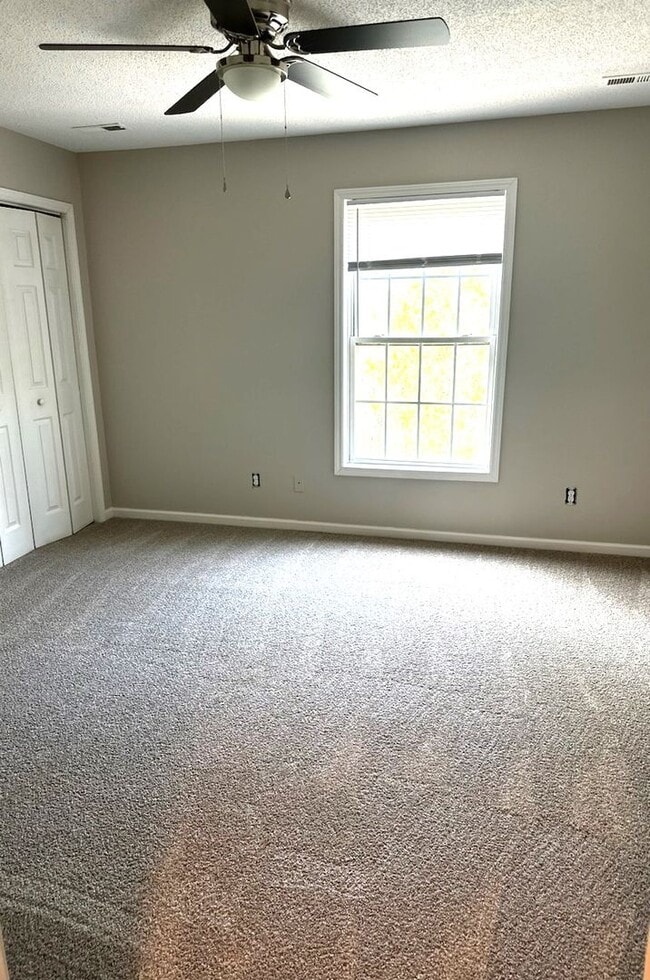 Building Photo - 251 Hunter Hills Cir