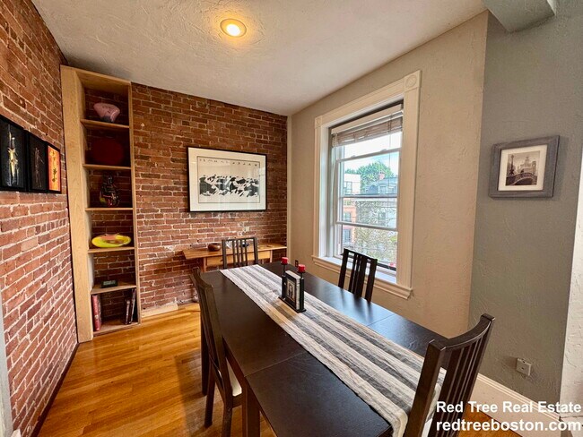 Building Photo - 48 Kent St