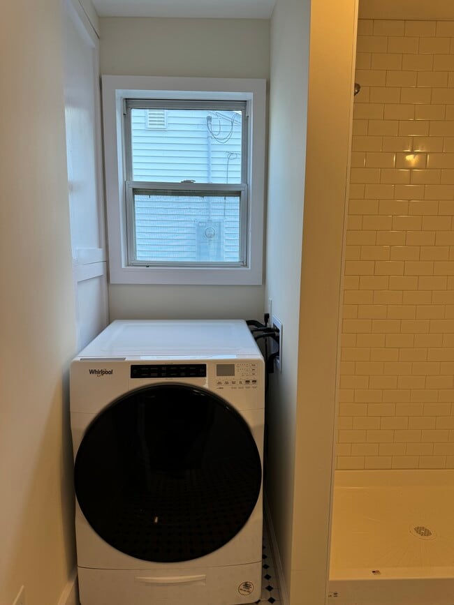 Building Photo - 220 Morton Rd