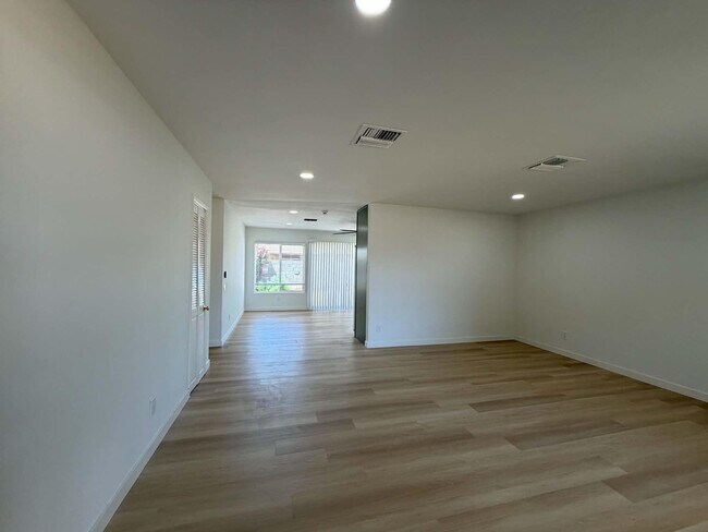 Building Photo - 69150 San Susanna Ave