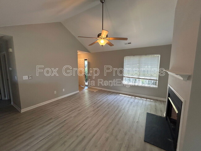 Building Photo - 401 Cedarcroft Dr