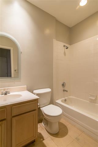 Building Photo - 3904 Brandon Park Dr