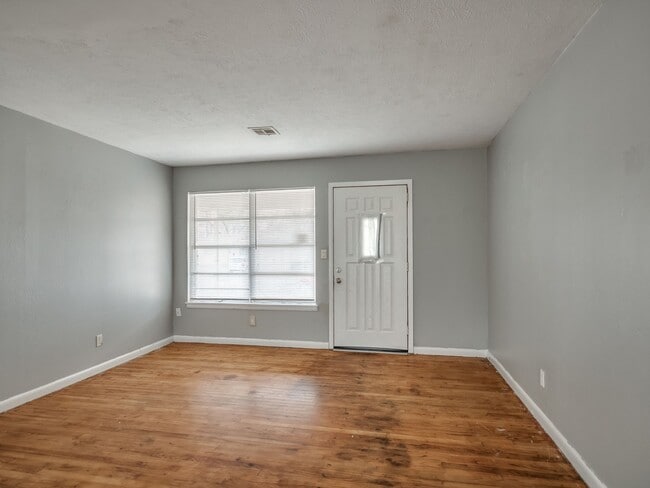 Building Photo - 5004 S Broadway Ave