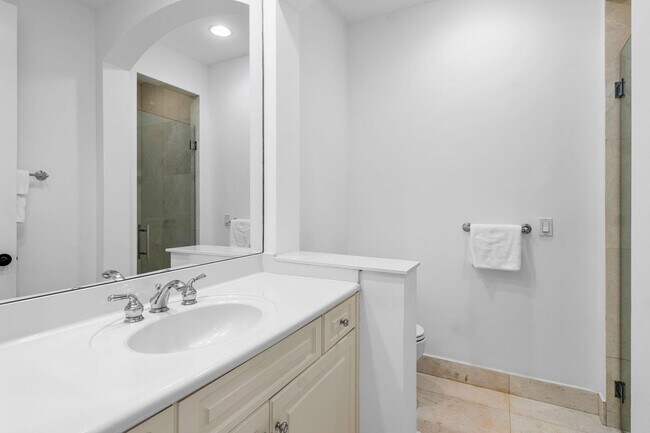 Building Photo - 2166 W Silver Palm Rd