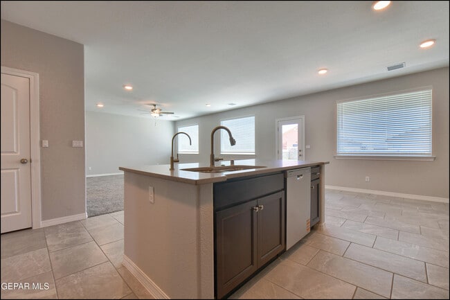 Building Photo - 12868 Star Gaze Ave