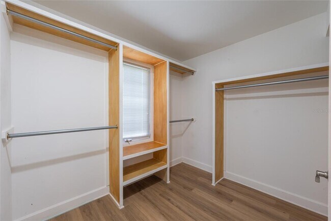 Building Photo - 5005 Canterbury Dr