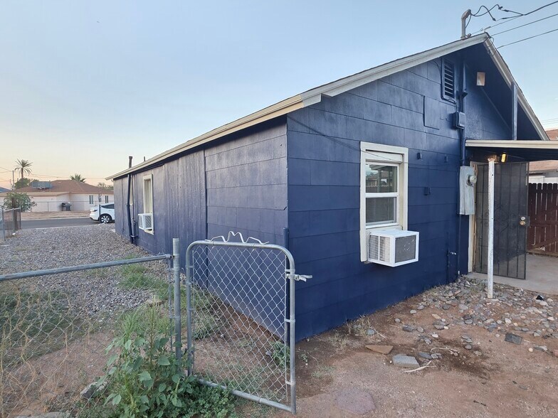 Building Photo - 141 E Ash Ave