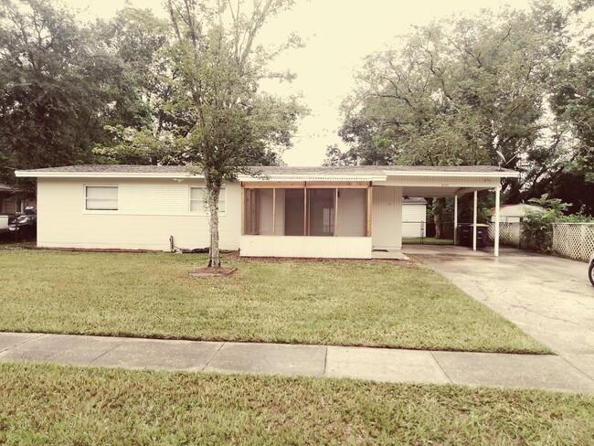 Building Photo - 4735 Redstone Dr