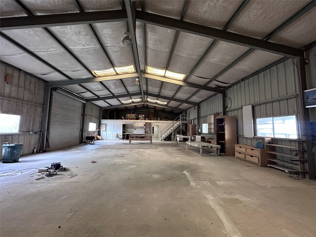 Building Photo - 1204 Co Rd 408