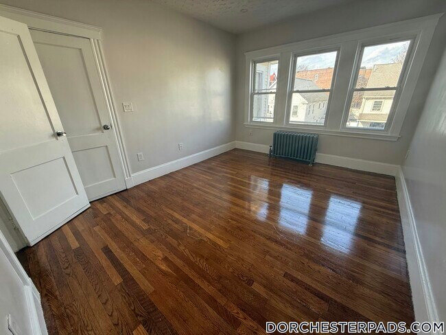 Building Photo - 129 Stanwood St