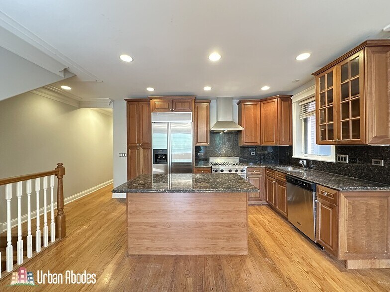 Building Photo - 3721 N Clifton Ave
