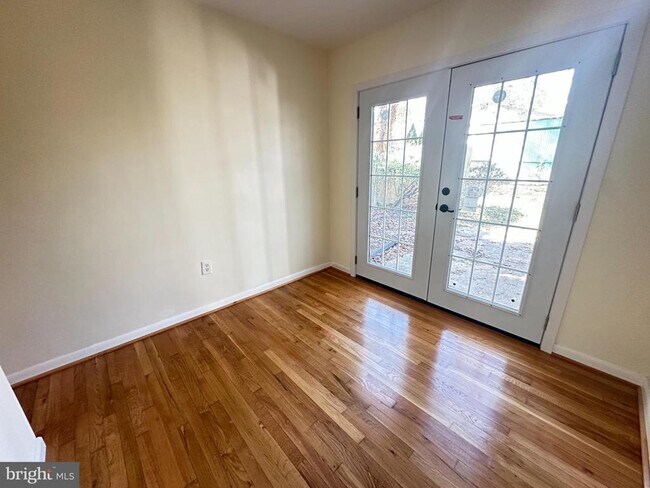 Building Photo - 804 Gregorio Dr