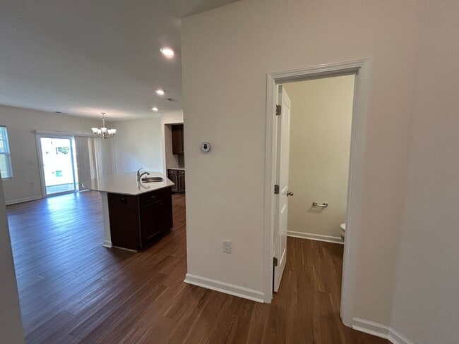 Building Photo - 1003 Excite Ave
