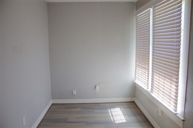 Building Photo - 3314 Holman St