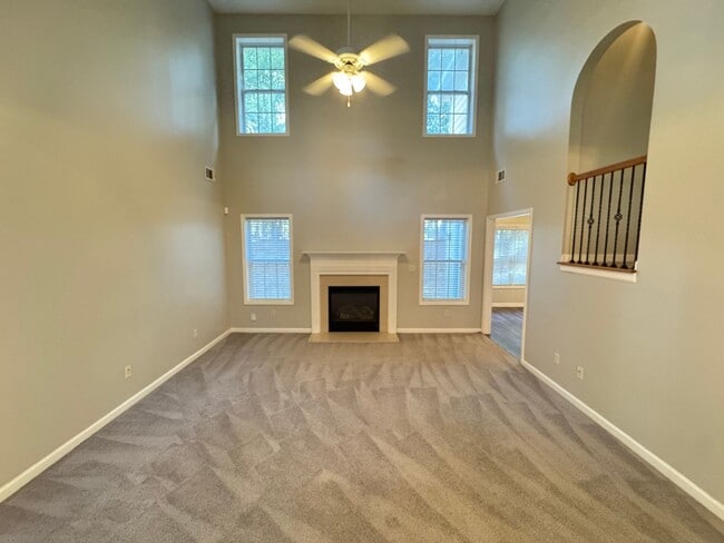 Building Photo - Beautiful 4 bed 3 Bath Home in Heart of Grayson for a Growing Family!