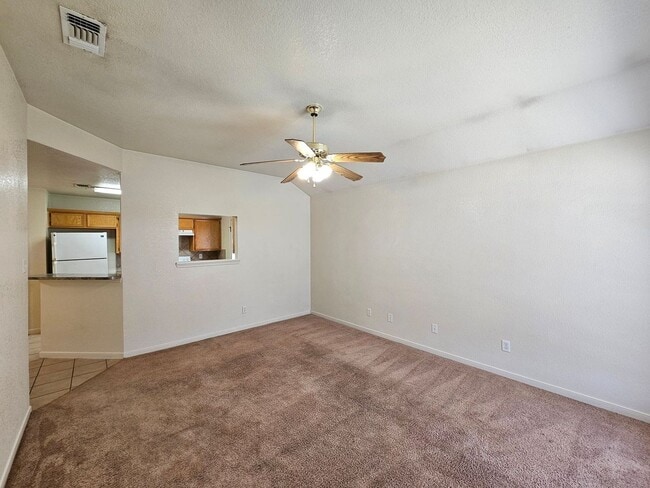 Building Photo - AVAILABLE NOW! RENT REDUCTION!