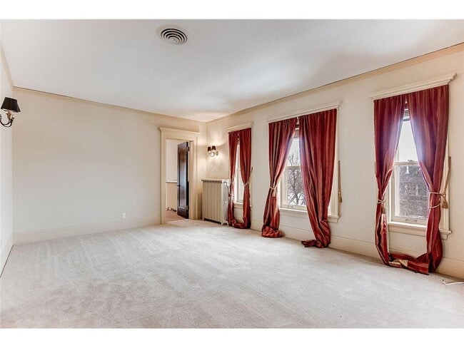 Building Photo - 808 Summit Ave