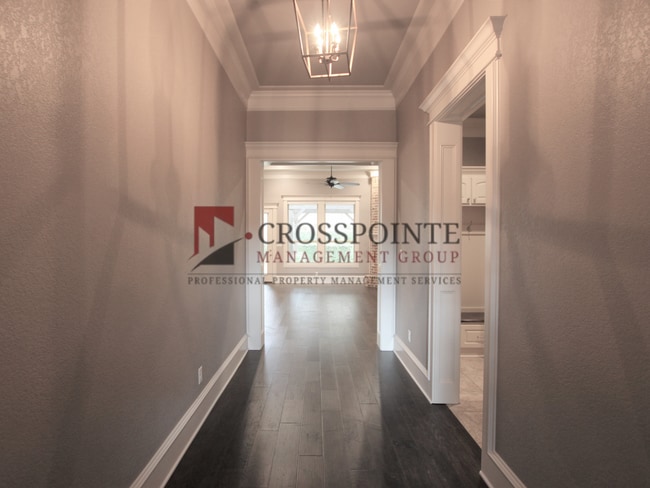 Building Photo - Gorgeous 3 bed 2 bath home in Hadley Court!