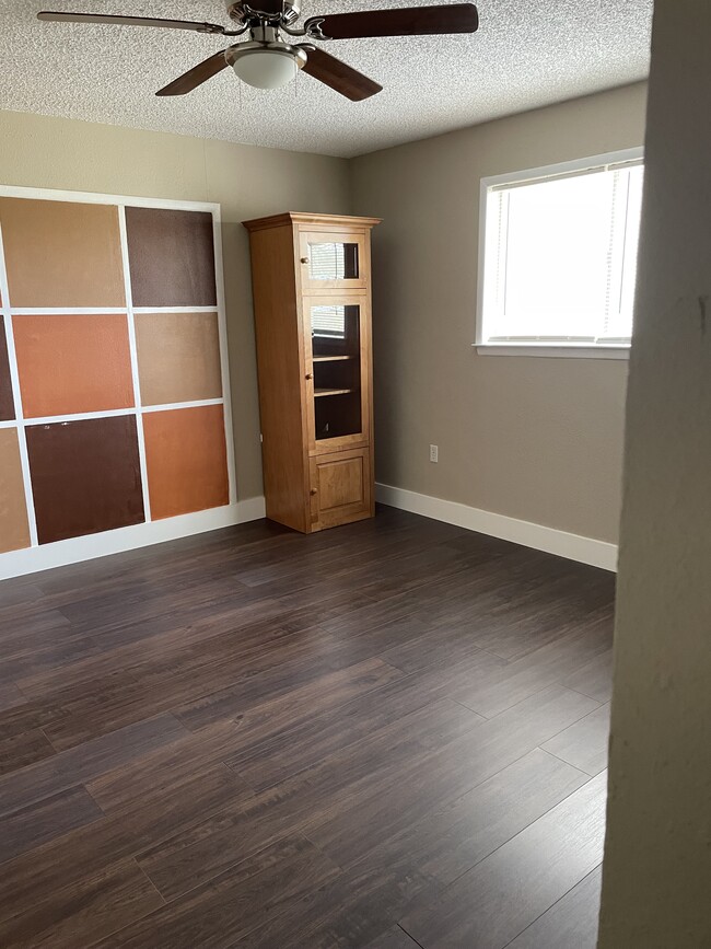 Building Photo - 9992 FM1283