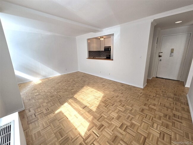 Building Photo - 201 W 74th St