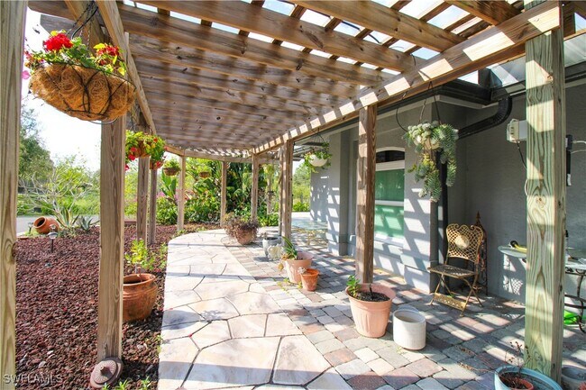 Building Photo - 3935 70th Ave NE