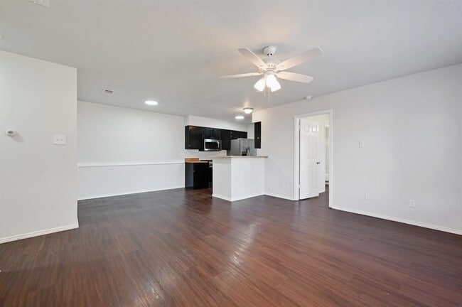 Building Photo - 5303 Spring Meadow Rd