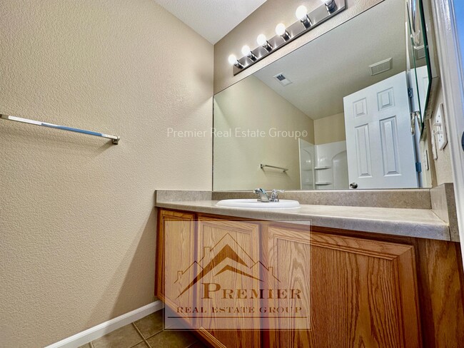 Building Photo - 7932 Sandy Springs Point