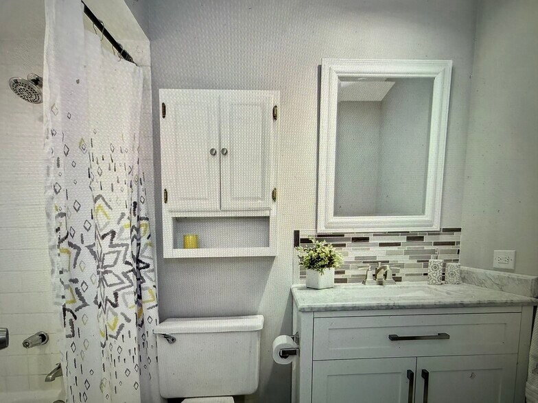 Building Photo - 520 Shorely Dr