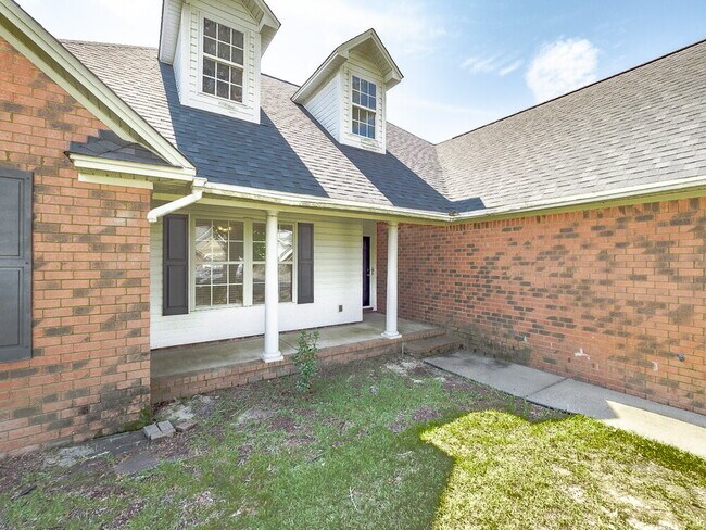 Building Photo - Pool! Now Available!