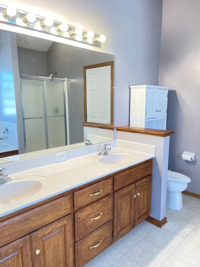 Building Photo - Northwest Omaha Gem: 2,700 Sq Ft, 3-Bedroom, Walk-Out Finished Basement, Fenced Yard, 3-Car Garag...