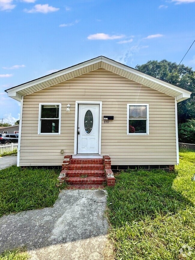 Building Photo - 1717 Arlington Rd