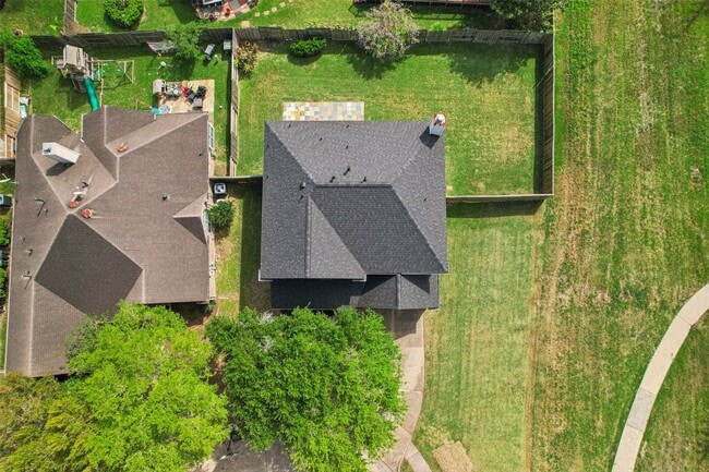 Building Photo - 8002 Cross Trail Dr