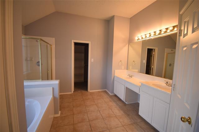 Building Photo - 4020 Pear Ridge Dr