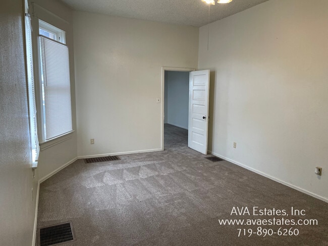 Building Photo - 219 E Pitkin Ave