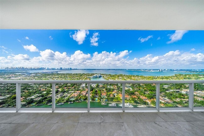 Building Photo - 4775 Collins Ave