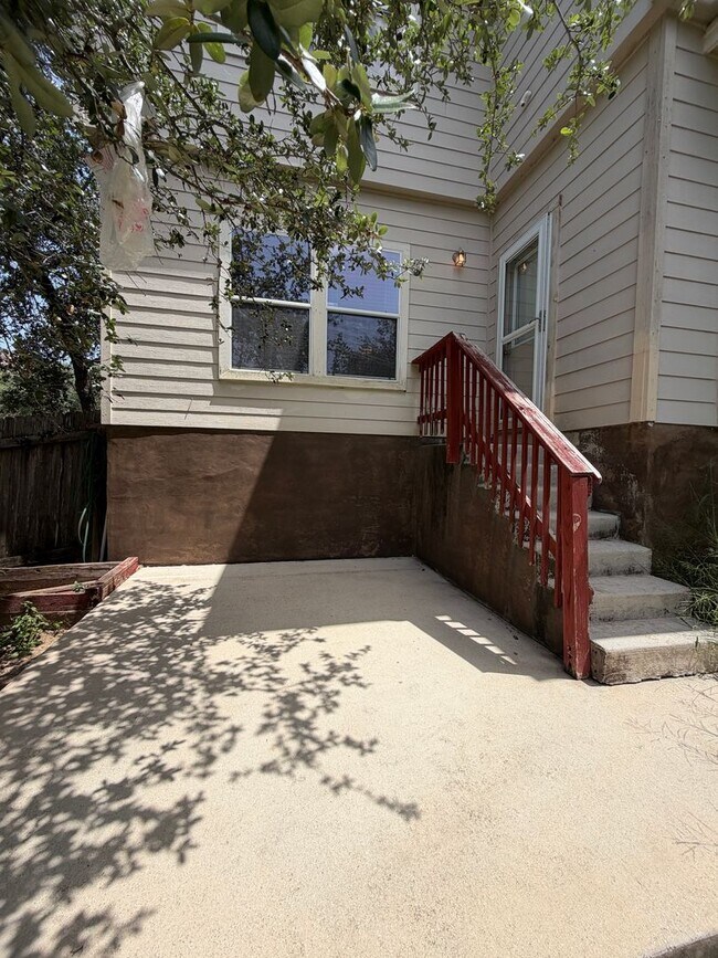 Building Photo - 9103 Rainbow Creek