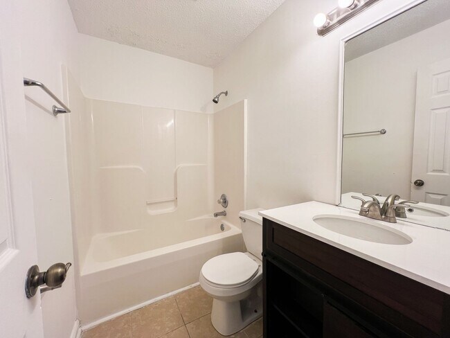 Building Photo - 438 Cranklen Cir