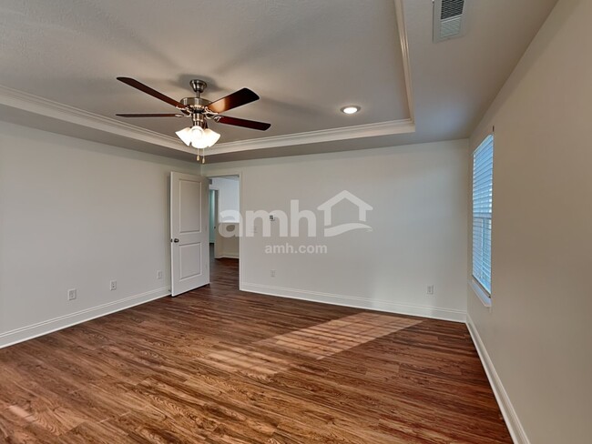 Building Photo - 5605 Cuba Rd