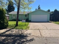 Building Photo - Well Maintained Three Bedroom Home in South Salem with Fenced Backyard