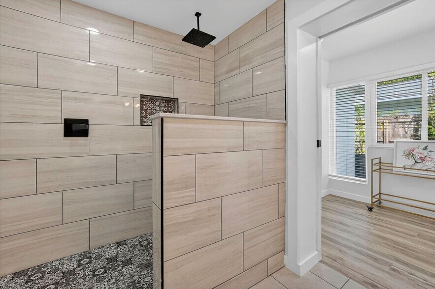 Building Photo - 8778 Waterfront Terrace