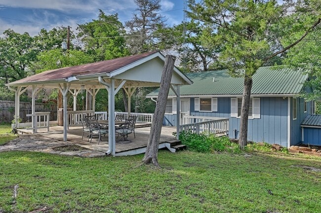 Building Photo - 9481 Lake Forest Cir